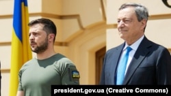 Президент України Володимир Зеленський та прем'єр-міністр Італії Маріо Драґі, Київ, 16 червня 2022 року