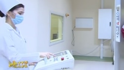 COVID-19: Türkmenistanda lukmanlar syrkawlaýar, esgerler test edilýär