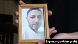 Білял Аділов – батько шістьох дітей, релігійний діяч. До арешту, протягом кількох років, брав активну участь у громадському житті кримськотатарського народу