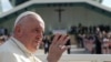 Папа римский Франциск  во время службы в казахстанской столице. 14 сентября 2022 года