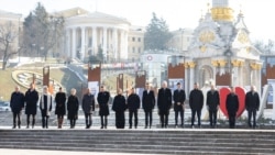 Diňle: Ukrainadaky urşuň üçünji ýyl dönüminde Zelenskiý Kiýewde daşary ýurt liderlerini garşy alýar