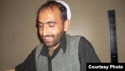  عزت‌الله ځواب، نویسنده و شاعر