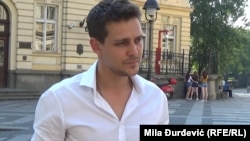 Актор додав, що про заборону дізнався випадково на сайті «Миротворець» і що вона, «ймовірно, повʼязана з його перебуванням у Криму», анексованому Росією