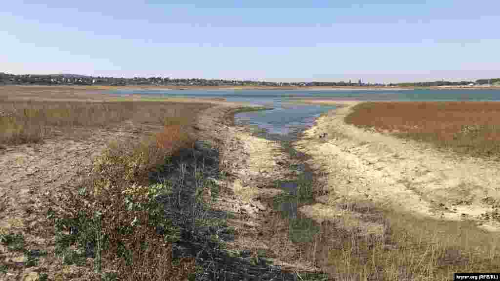 Вододефіціт у кримській столиці та прилеглих Сімферопольському і Бахчисарайському районах цього року сягнув критичної позначки