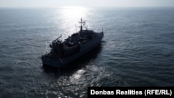 Велика Британія. Український шукач мін класу «Сендаун» «Черкаси» в морі біля Портсмуту, 19 лютого 2025 року