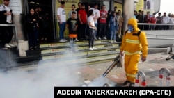 Tehron markazida ko‘chalar yangi virusga qarshi dezinfeksiya qilbymoqda