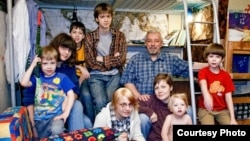 Семья Астапенко-Чернявских, 8 детей