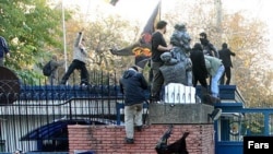 "Bu topar öz ýaýradan maglumatynda 'eýranlylar hiç bir ýagdaýda kemsidelmäge kaýyl bolup bilmez. Olar ganly ölümi dirilikde kemsidilmä sezewar edilmekden ileri tutýarlar' diýlip nygtalypdyr". 