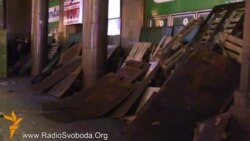 Мітингувальники забарикадували входи до метро «Хрещатик»