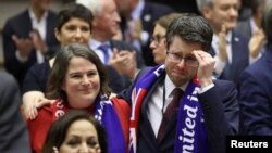 Եվրոխորհրդարանի անդամները Եվրամիությունից Միացյալ Թագավորության դուրս գալու համաձայնագրի քվեարկությունից հետո, 29 հունվարի, 2020թ.