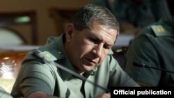 ՀՀ ԶՈՒ ԳՇ այժմ նախկին պետ Օնիկ Գասպարյան, արխիվ