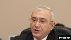 Կենտրոնական ընտրական հանձնաժողովի նախագահ Տիգրան Մուկուչյանը: