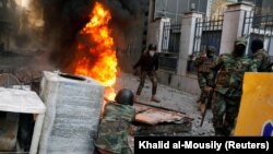 آیت‌الله علی سیستانی استفاده از نیروی نظامی در برابر معترضان در عراق را محکوم کرد