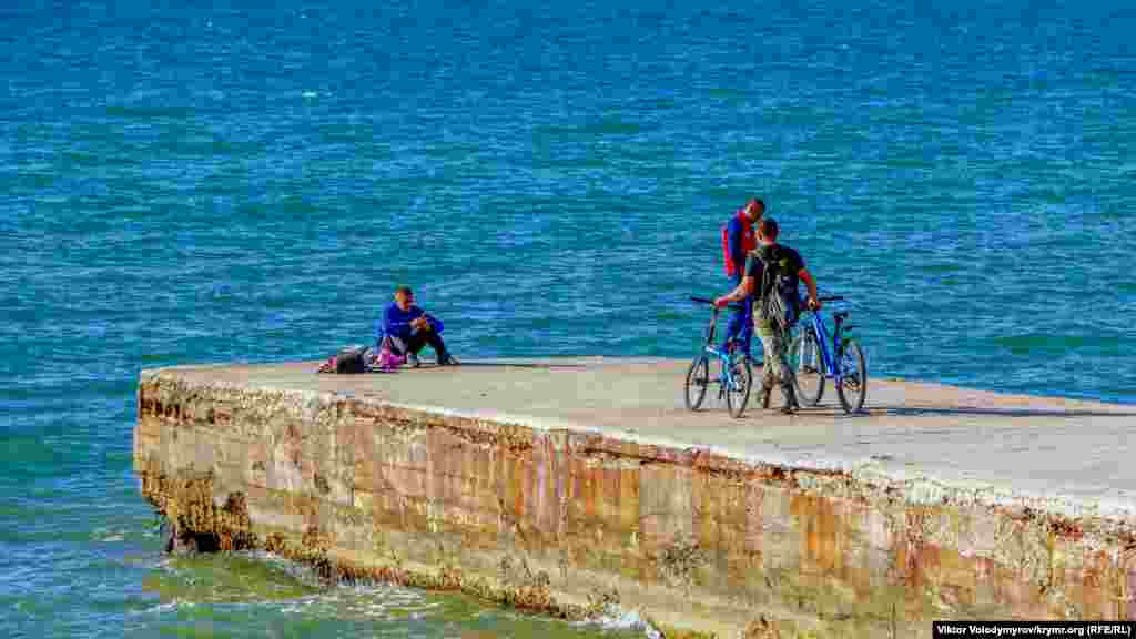Balıqçılar ise yürmek içün ayaqmaşnanı daa qolay köreler