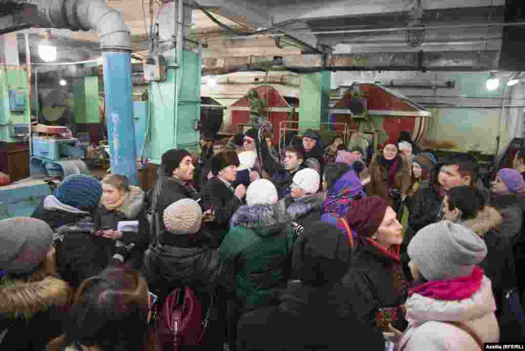 Нәүфәл Рәхимов фабрикада эшләгән вакытларын искә ала, кайчандыр мондагs эшчеләр саны 20 меңгә җитә, бүген 250 кеше эшли.&nbsp;