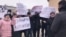 «Справедливости нет». В Шымкенте родственники арестованных вышли на протест