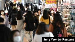 Հարավային Կորեա-Սեուլի առևտրի կենտրոններից մեկը, մարդիկ դիմակներ են կրում, 6 մայիսի, 2020թ.