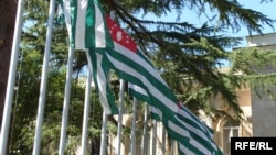 В ближайшее время члены «Союза парламентариев Абхазии» планируют посетить своих коллег – действующий состав Народного Собрания, с которым обсудят реализацию запланированных проектов