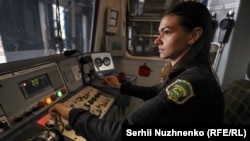 Катерина Есипчук, единственная женщина, работающая машинистом Киевского метрополитена. Киев, 13 июня 2025 года