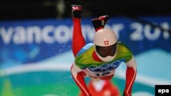 Швейцарский скелетонист Паскаль Освальд