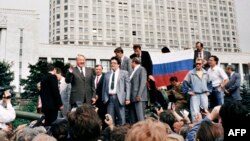 Барыс Ельцын на танку, жнівень 1991