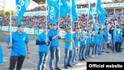 "Бир Болдун" шайлоо алдындагы үгүт өнөктүгү маалында тартылган сүрөт. 2016-жыл.