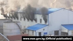 Ала-Букадагы алтын казган кытайлык «Фулл Голд Майнинг» компаниясынын фабрикасындагы өрт. 19-октябрь, 2020-жыл.