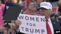 Дональд Трамп Флоридадагы үгүт жүргүзүп жатат, 12-октябрь.