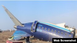 Літак Embraer-190, який виконував рейс із Баку до Грозного, зазнав аварії 25 грудня. На борту були п’ять членів екіпажу і 62 пасажири. Загинули 38 людей