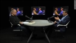 Лев Шлосберг: "Главные для России вопросы - войны и мира"