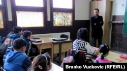 Deca sa imamom Bajramijem na času veronauke, Kragujevac, novembar 2010