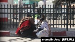 آرشیف، دو فرد معتاد به مواد مخدر در شهر کابل. 27 June 2019