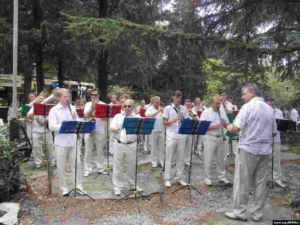 В этом году впервые решили отметить годовщину улицы Московская