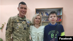 Морпіх Максим Полупанов із сім’єю після звільнення з полону. З особистого архіву Полупанова