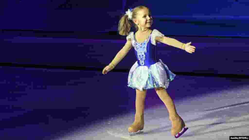 Бозда нәфис шуу белән шөгыльләнүче балалар чыгышы