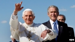 Американские католики надеются, что папа сможет вернуть их церкви былое доверие и уважение