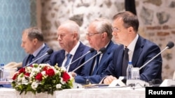 Частина російської делегації на переговорах у Стамбулі