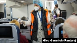 За підсумками дослідження швидкими тестами на IgG/IgM до вірусу SARS-nCoV-2019 було отримано негативні результати, тобто коронавірус в осіб не виявлено, заявили в МОЗ