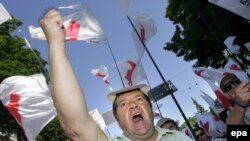 Сторонники Юлии Тимошенко на митинге в Киеве