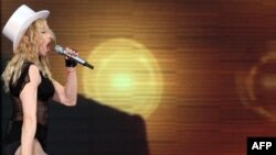 После Питера Мадонна отправится в Таллин