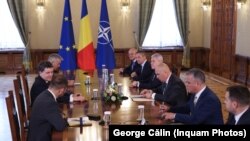 Nicușor Dan, președintele României, se întâlnește cu reprezentanții PNL în timpul consultărilor cu partidele pentru desemnarea candidatului la funcţia de prim-ministru.19 iunie 2025.