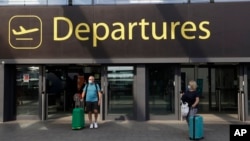 Британиядагы аэропорттордун биринин чыга бериши. 