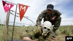 Украинские политики выражают надежду на сохранение «позитивной динамики» отношений с Россией. Урок НВП в Донецкой области