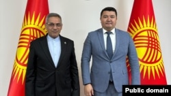 Кыргызстандын ТИМ өкүлү Сейтек Жумакадыр жана Голам Хоссейн Ядегари, Ирандын Кыргызстандагы элчиси. Бишкек. 4-июль, 2025-жыл