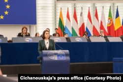 Выступае Сьвятлана Ціханоўская