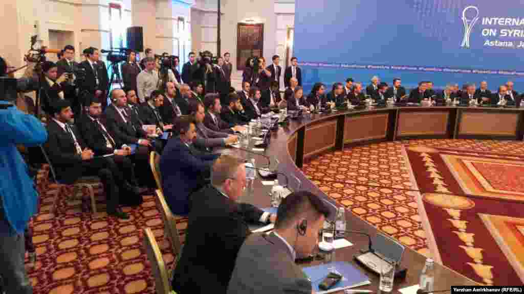 Переговоры в первую очередь направлены на укрепление соглашения о прекращении огня, достигнутого в декабре, и на продвижении процесса урегулирования конфликта, продолжающегося в рамках Женевских переговоров. Очередное заседание Женевских переговоров по Сирии назначено на 8 февраля.