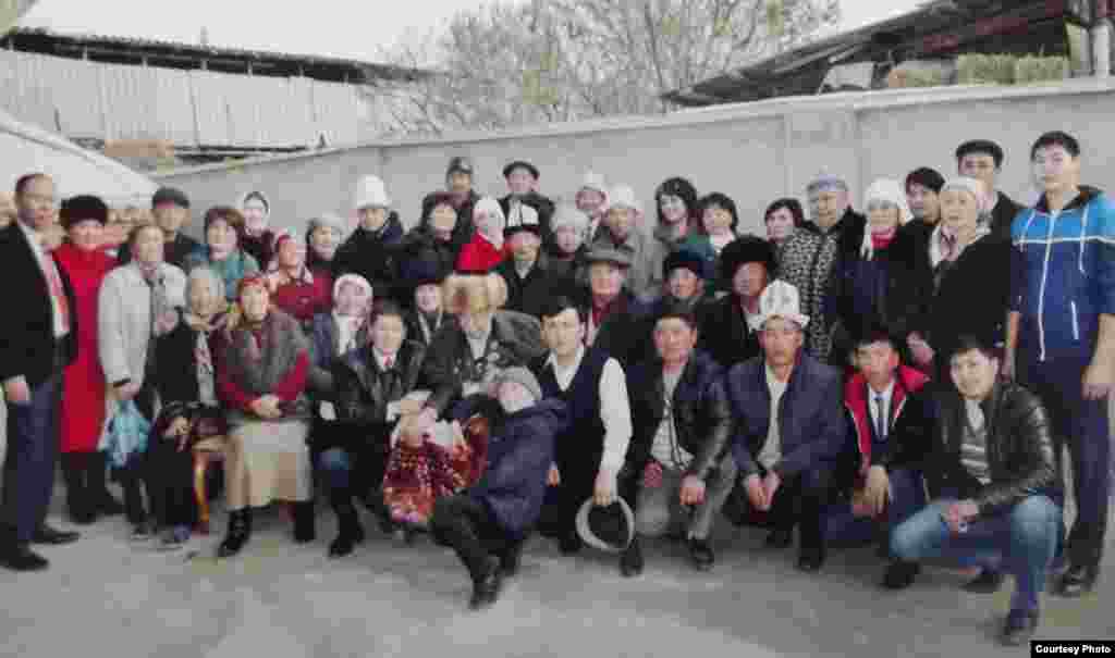 Быйыл Сейитказы Андабеков атындагы фонд уюштурулган. Ошондой эле анын жубайы Койсун Карасартова менен бирге ырдаган чыгармаларын жаштар аткарып, атайын сынак да болгон.