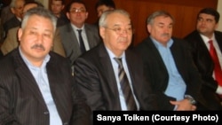 Қоғамдық тыңдауға қатысушылар. Атырау, 4  сәуір 2013 жыл.