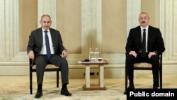 ԱՄԷ - Հայաստանի վարչապետ Նիկոլ Փաշինյանը և Ադրբեջանի նախագահ Իլհամ Ալիևը հանդիպում են Աբու Դաբիում, 10-ը հուլիսի, 2025թ. 