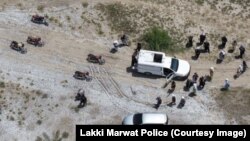 د خيبر پښتونخوا په لکي مروتو کې پوليس د وسلوالو لټون کوي ـ انځور له ارشيفه